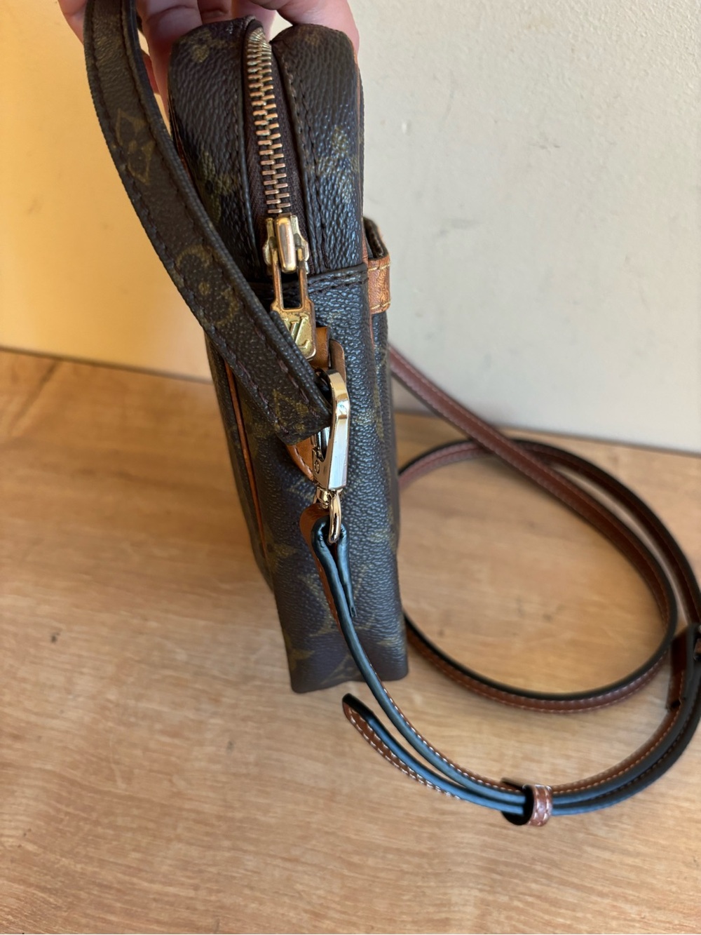 Authentic Louis Vuitton monogram crossbody Amazon bag - Picture 4 of 9